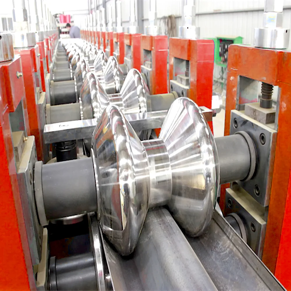 Vývoj a výroba tvárniacich strojov: Inovácie v metalurgii a práci s materiálmi